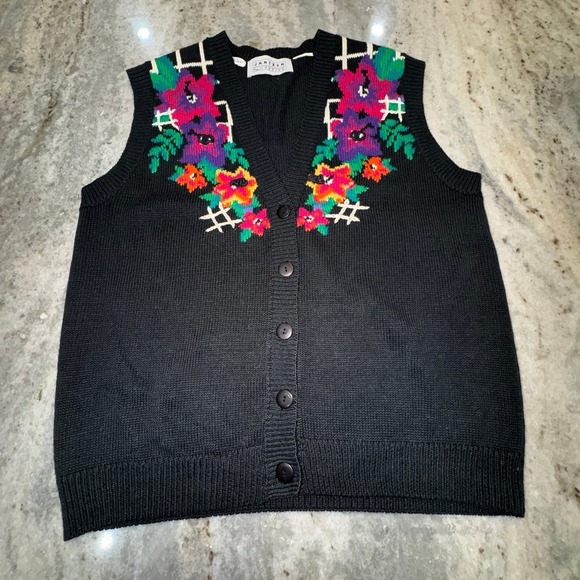 Jantzen Sweaters - Vintage Jantzen Large Knit Sweater Vest Crochet Embroidered Floral Black